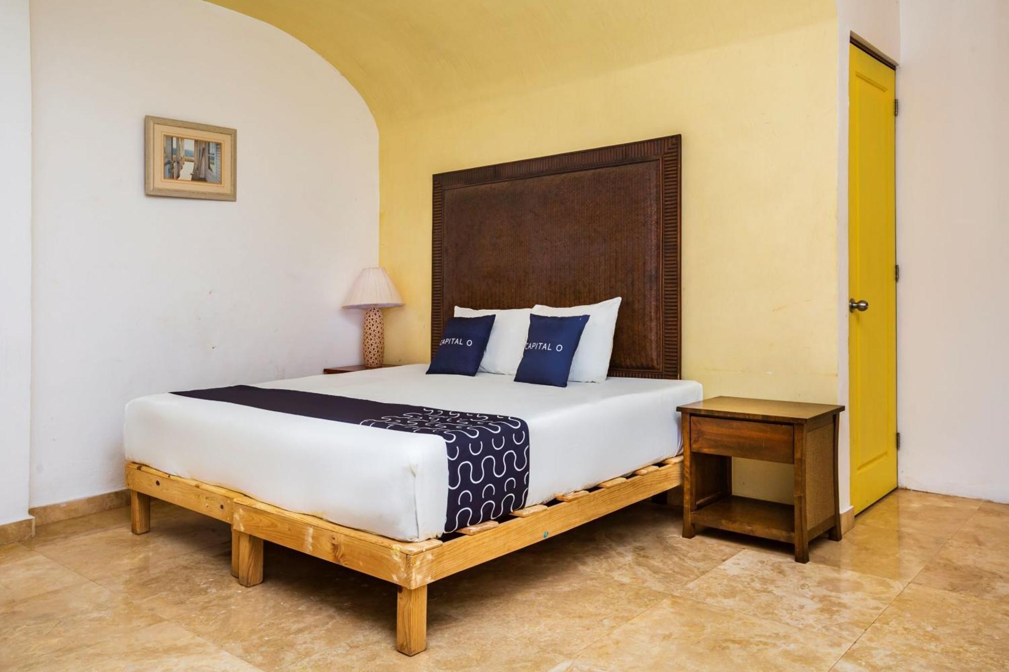 Capital O Cancun International Airport 24 7 Экстерьер фото
